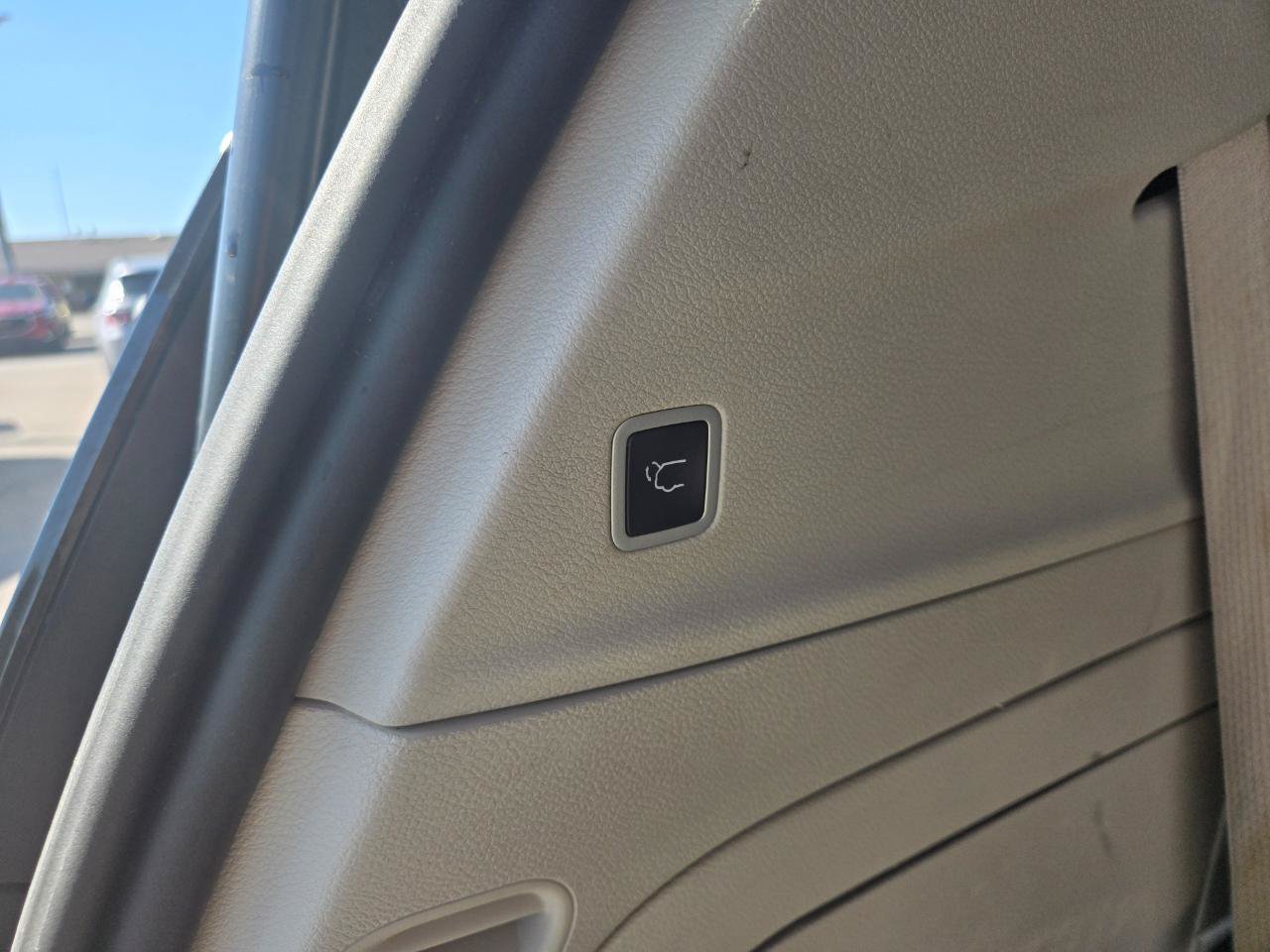 Used 2024 Chrysler Pacifica Limited FWD image 12