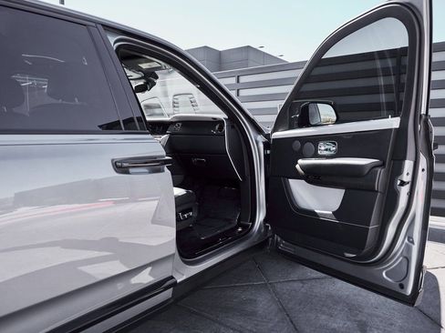 Used 2023 Rolls-Royce Cullinan AWD/4WD image 24