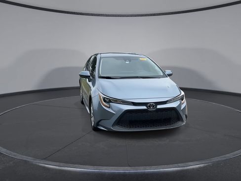 Certified 2022 Toyota Corolla LE FWD image 3