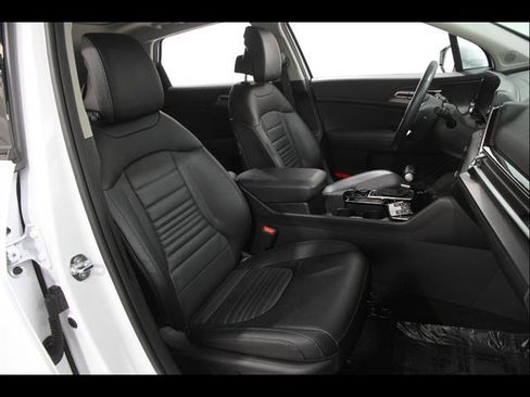 Used 2025 Kia Sportage SX FWD image 17