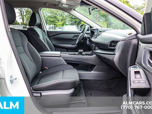 Used 2024 Nissan Rogue S FWD image 21
