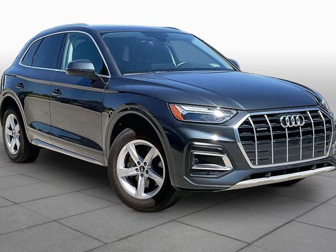 Used 2024 Audi Q5 2.0T Premium w/ Convenience Package AWD/4WD image 3