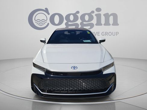 Certified 2023 Toyota Crown AWD/4WD image 5