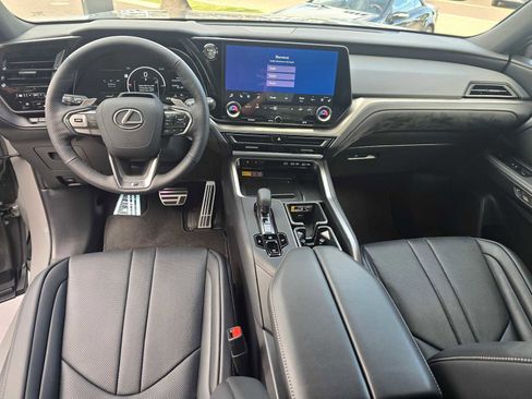 New 2026 Lexus TX 500h AWD image 21