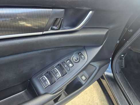 Used 2019 Honda Accord Sport image 19