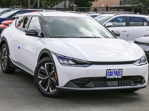 New 2024 Kia EV6 Light RWD image 2