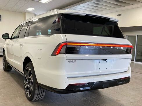 New 2026 Lincoln Navigator L Reserve AWD/4WD image 5