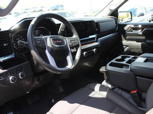 Used 2024 GMC Sierra 1500 Elevation AWD/4WD image 3