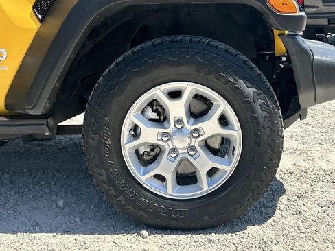 Used 2021 Jeep Wrangler Sport image 12