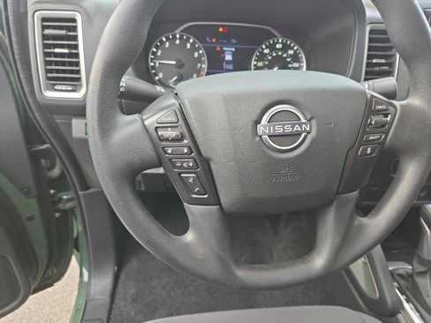 Used 2022 Nissan Frontier SV w/ Technology Package RWD image 10