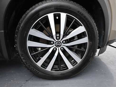 Used 2023 Nissan Pathfinder Platinum AWD/4WD image 6