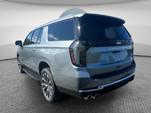 New 2025 Chevrolet Suburban High Country AWD/4WD image 6