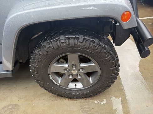 Used 2015 Jeep Wrangler Sport AWD/4WD image 3