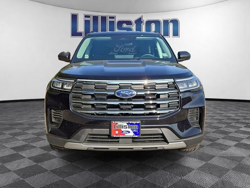 Used 2026 Ford Explorer Active AWD/4WD image 2