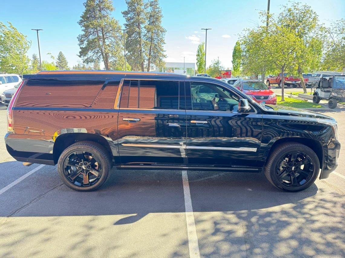 Used 2019 Cadillac Escalade ESV Premium Luxury AWD/4WD image 6