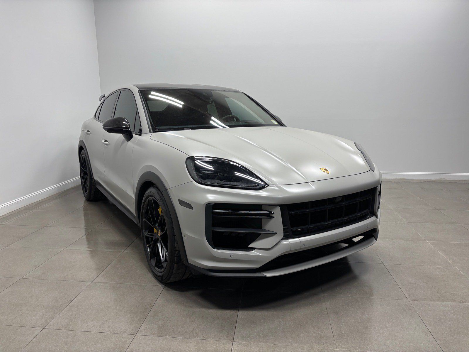 Used 2024 Porsche Cayenne Turbo GT AWD/4WD image 4