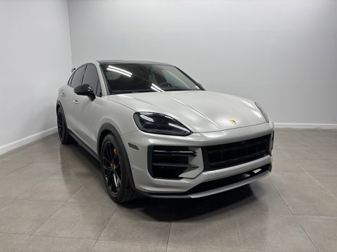 Used 2024 Porsche Cayenne Turbo GT AWD/4WD image 4