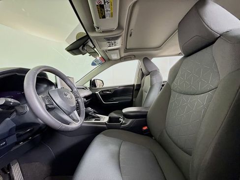 Used 2023 Toyota RAV4 XLE w/ Convenience Package image 6