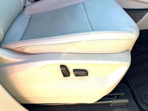Used 2018 Volkswagen Atlas SEL w/ R-Line Package AWD/4WD image 29