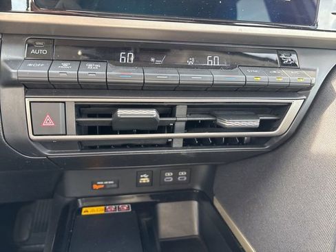 Used 2025 Toyota Camry LE image 12