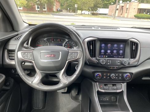 Used 2022 GMC Terrain AT4 image 13