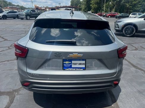 New 2026 Chevrolet Trax LS w/ LS Convenience Package FWD image 6