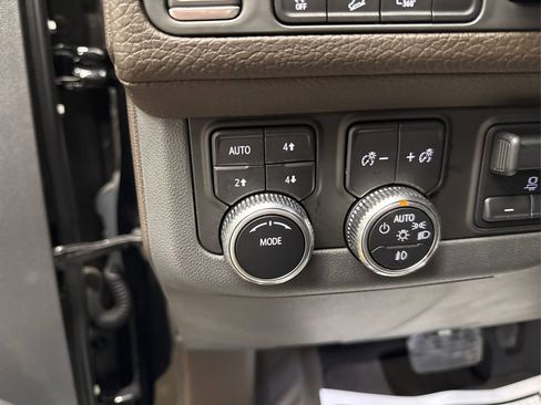 Used 2022 GMC Yukon Denali image 36