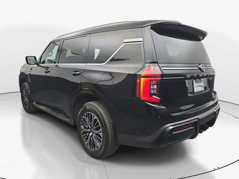 Used 2025 Nissan Armada SL image 7