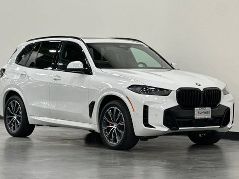 Used 2026 BMW X5 xDrive40i w/ M Sport Package AWD/4WD image 2