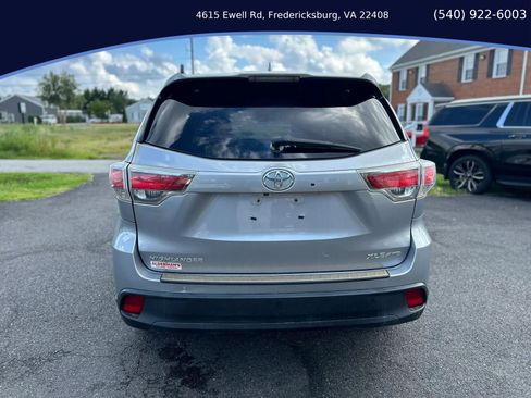 Used 2016 Toyota Highlander XLE AWD/4WD image 4