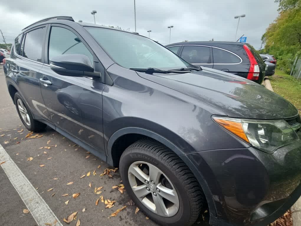 Used 2014 Toyota RAV4 XLE FWD image 3