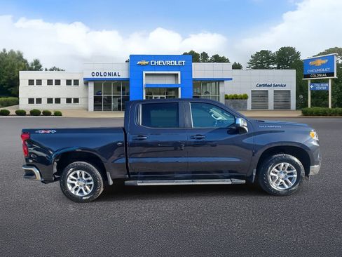 Used 2023 Chevrolet Silverado 1500 LT AWD/4WD image 3