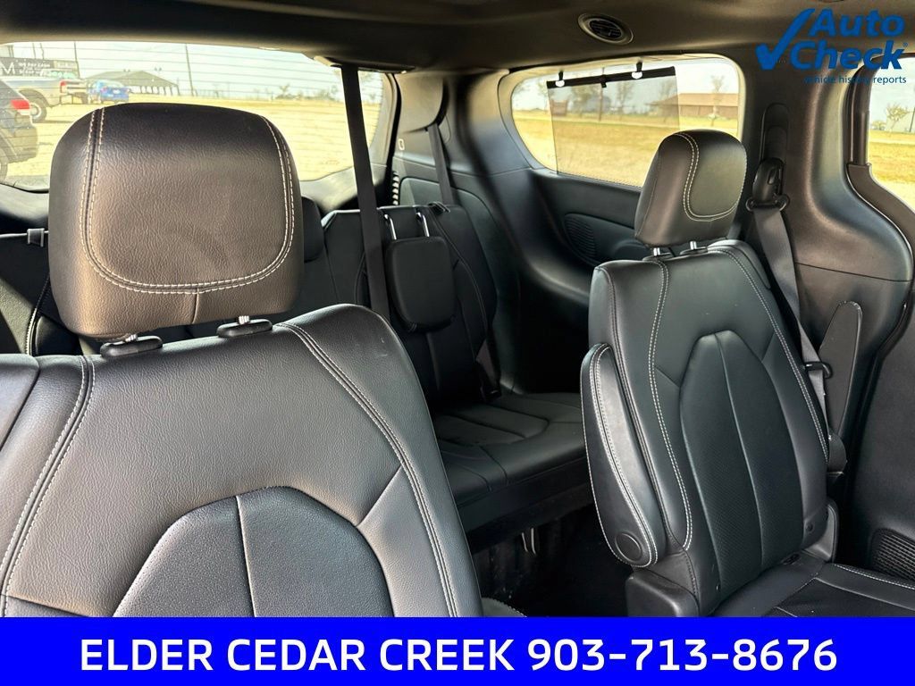 Used 2021 Chrysler Pacifica Touring-L w/ Uconnect Theater Family Group AWD/4WD image 20