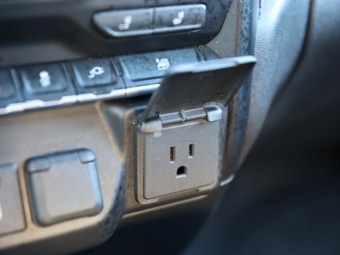 Used 2021 GMC Sierra 1500 SLT w/ Driver Alert Package II image 34