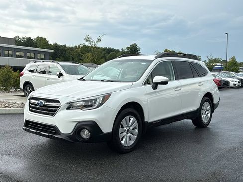 Used 2019 Subaru Outback 2.5i Premium w/ Popular Package #2 AWD/4WD image 3