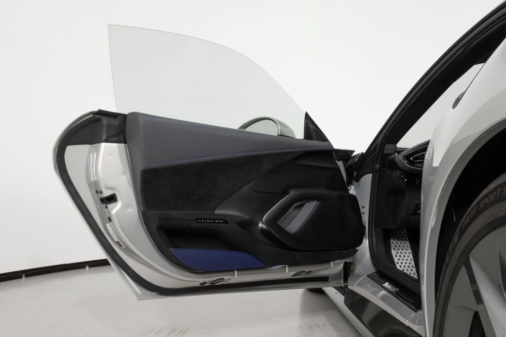 Used 2025 Ferrari 12Cilindri RWD image 28