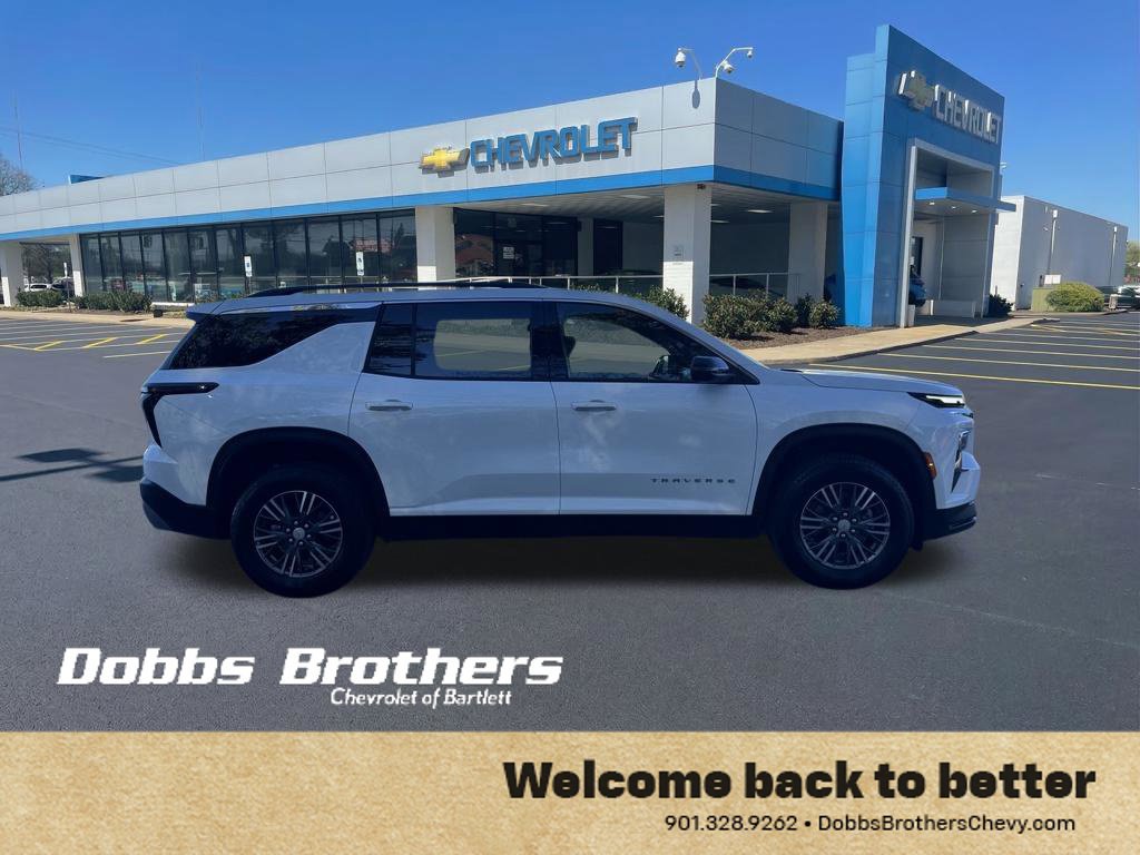 Used 2026 Chevrolet Traverse LT FWD image 9