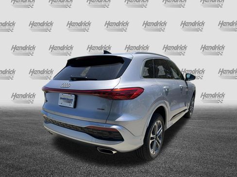 Certified 2025 Audi Q5 Premium w/ Convenience Package AWD/4WD image 9