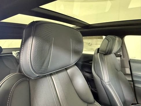 New 2025 Cadillac Lyriq Luxury w/ Nappa Leather Package RWD image 34