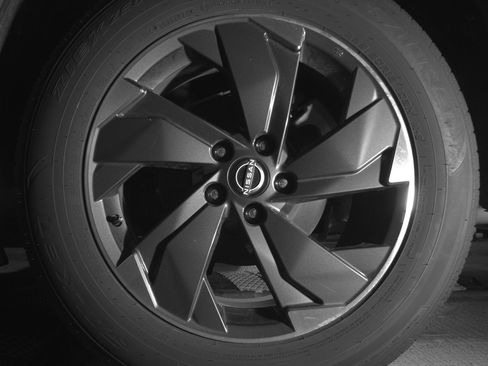 Used 2025 Nissan Rogue SV FWD image 14