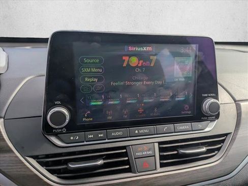 Used 2025 Nissan Altima 2.5 SV FWD image 12