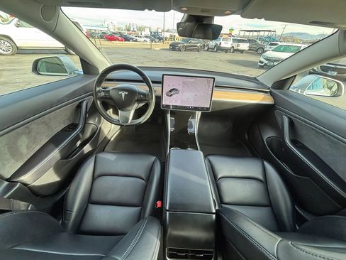 Used 2018 Tesla Model 3 Long Range image 18