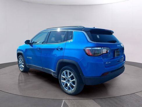Used 2025 Jeep Compass Limited AWD/4WD image 3
