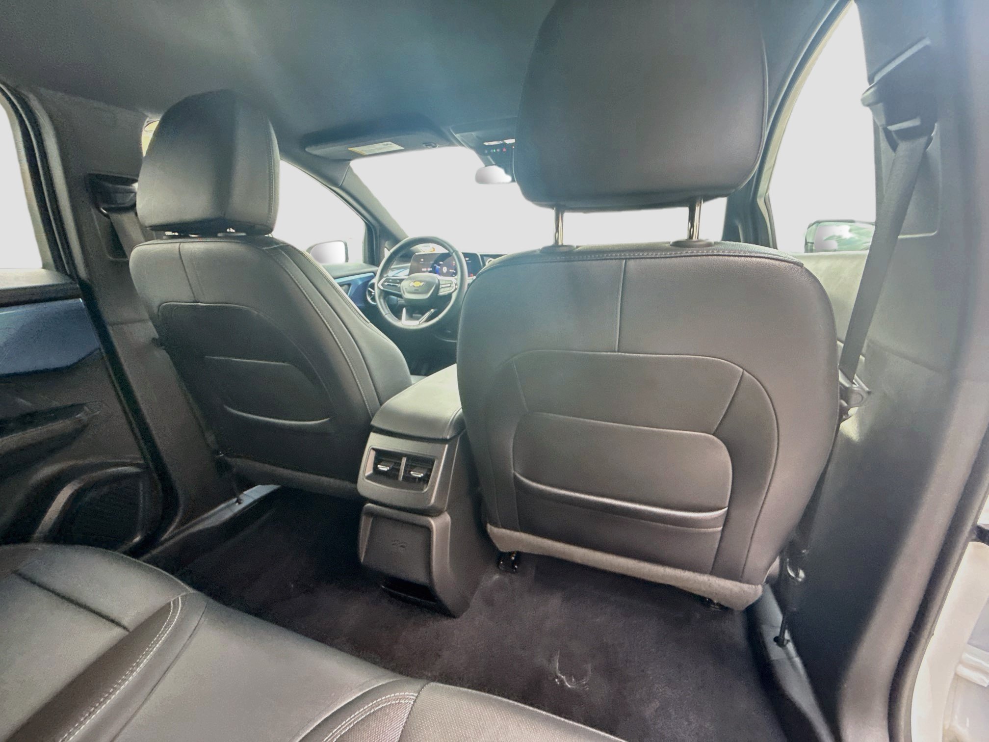 Used 2024 Chevrolet Equinox EV LT FWD image 30