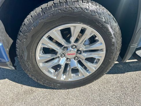 Used 2024 GMC Sierra 1500 Denali w/ Technology Package AWD/4WD image 17