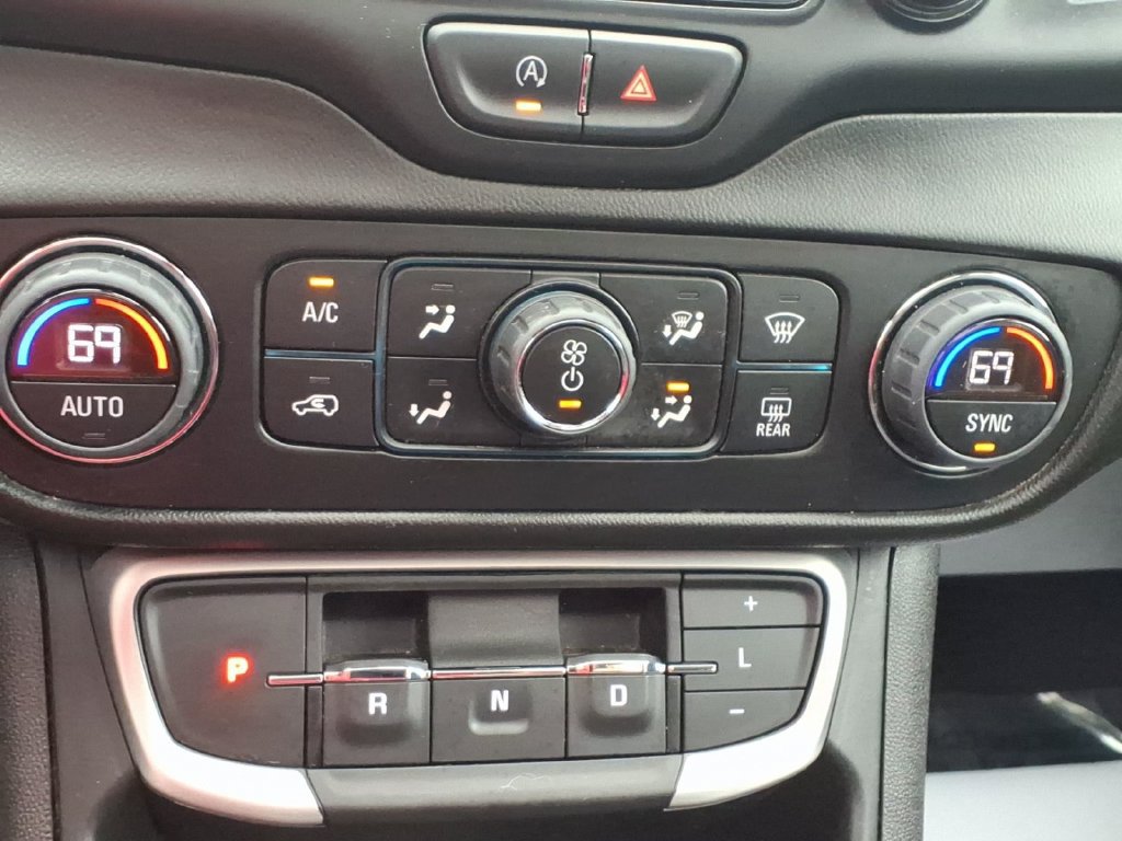 Used 2023 GMC Terrain SLE w/ Driver Convenience Package AWD/4WD image 23