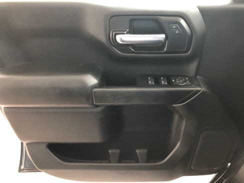 Used 2020 Chevrolet Silverado 1500 Custom w/ Custom Value Package AWD/4WD image 33