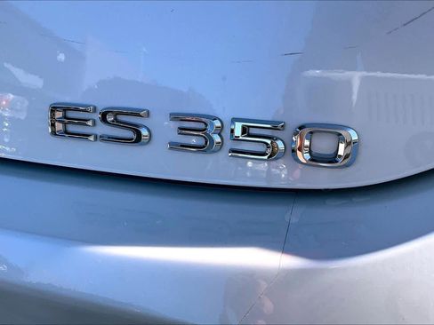 Used 2025 Lexus ES 350 w/ Premium Package image 10