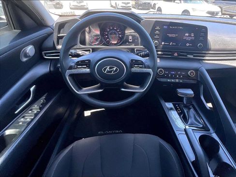 Used 2021 Hyundai Elantra SEL FWD image 8