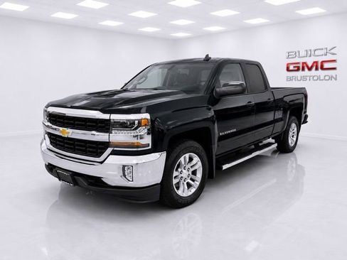 Used 2017 Chevrolet Silverado 1500 LT w/ All Star Edition AWD/4WD image 3